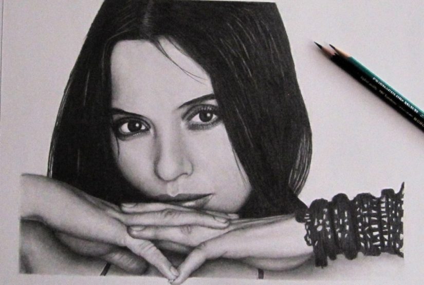 cropped-cropped-andrea-corr1.jpg